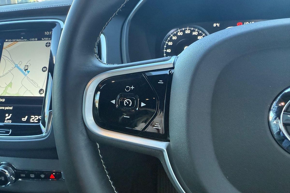 2021 Volvo XC90 T6 R-Design