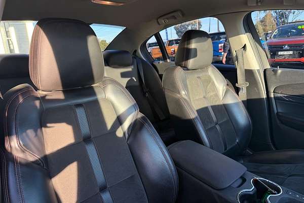 2016 Holden Commodore SV6 Black VF Series II