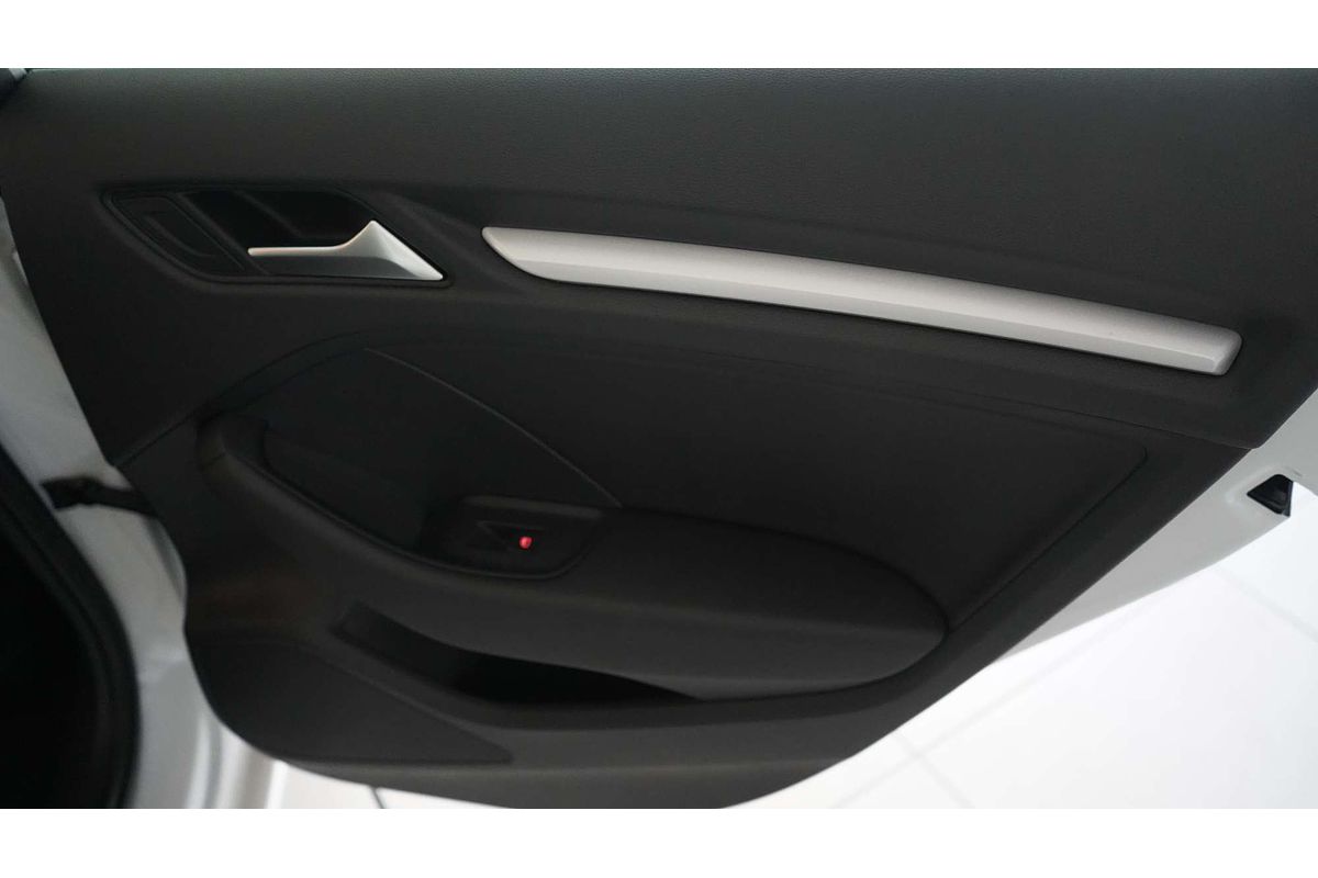 2015 Audi A3 Attraction 8V