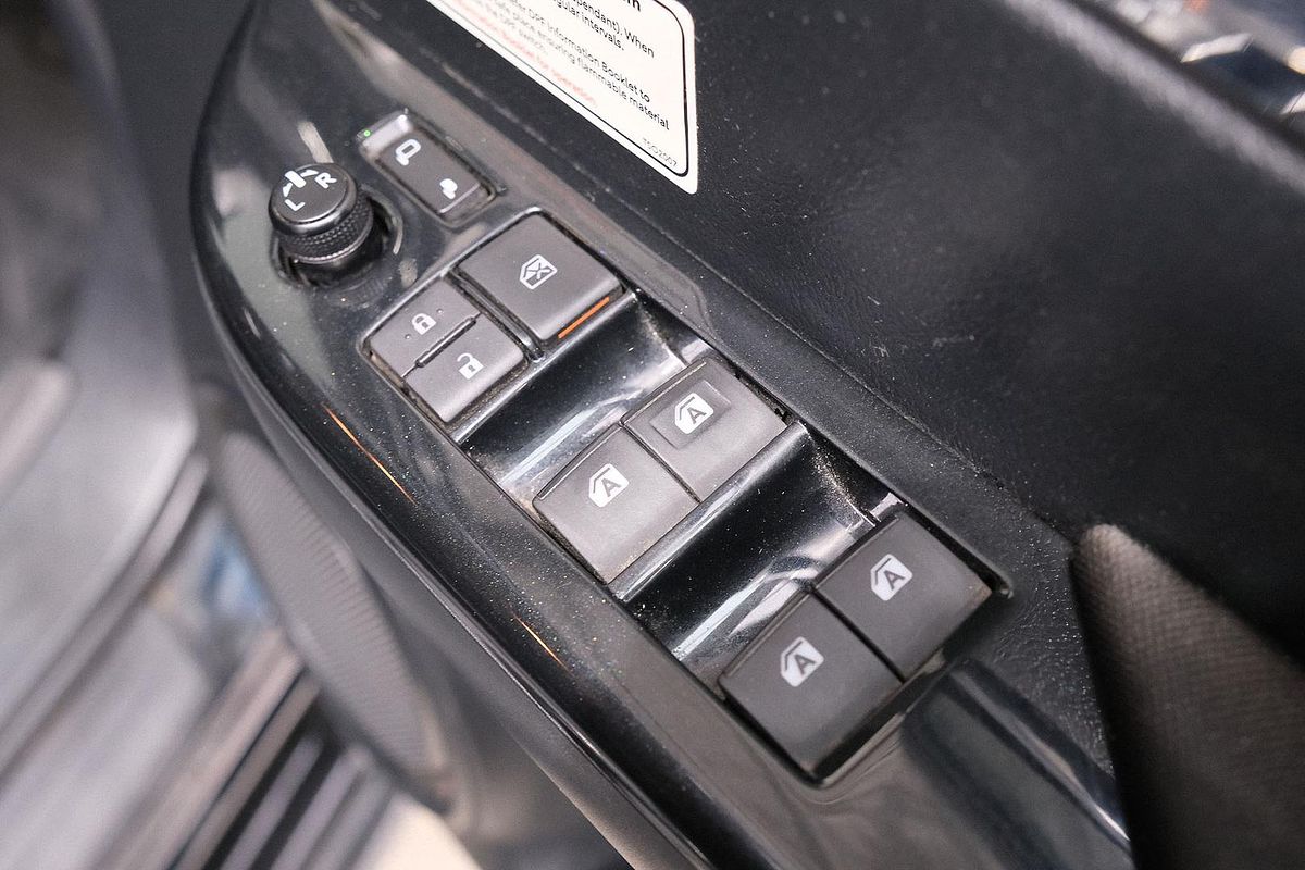 2020 Toyota Hilux SR5 GUN126R 4X4