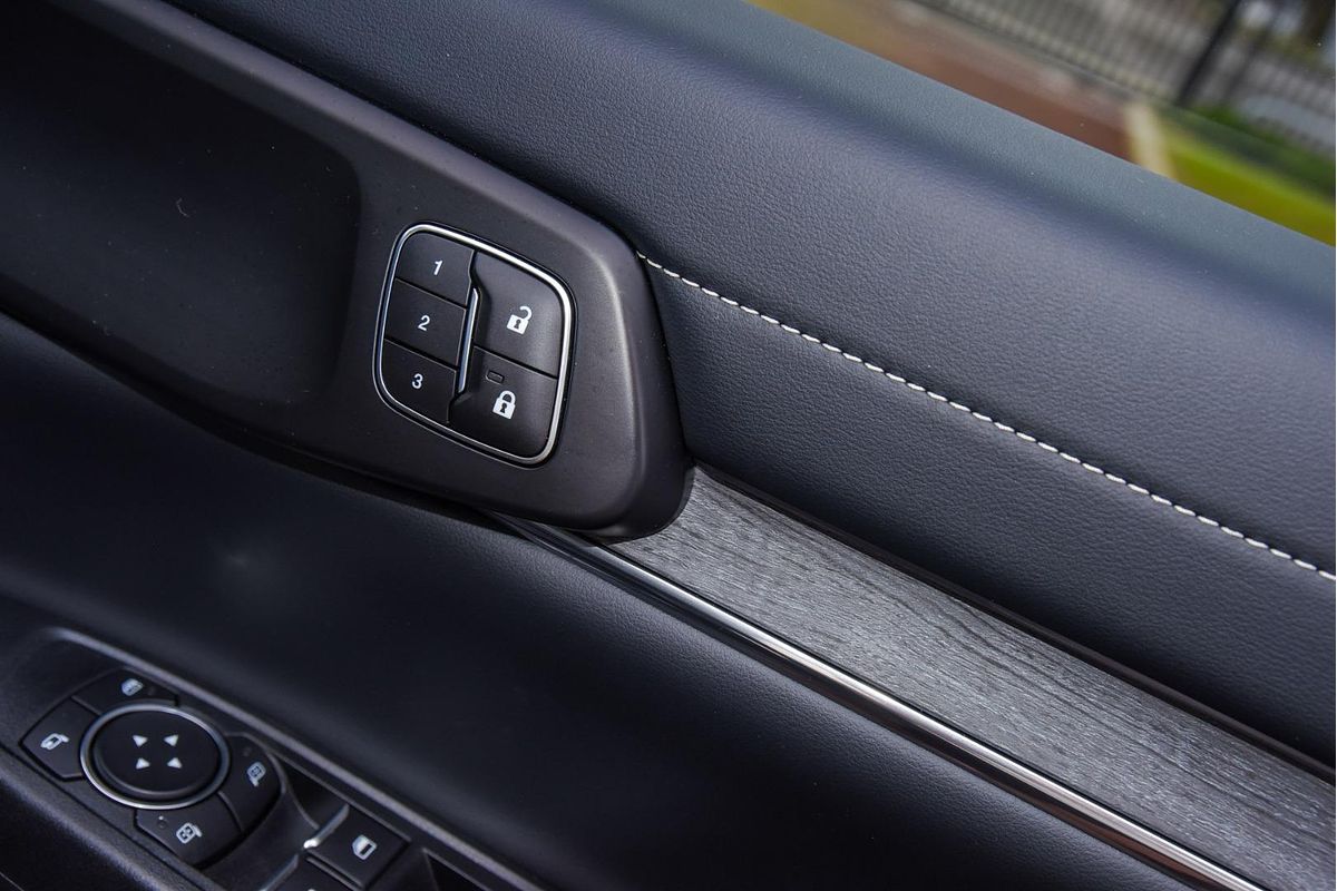 2025 Ford Everest Platinum  3.0L