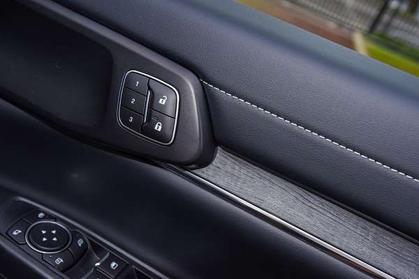 2025 Ford Everest Platinum  3.0L