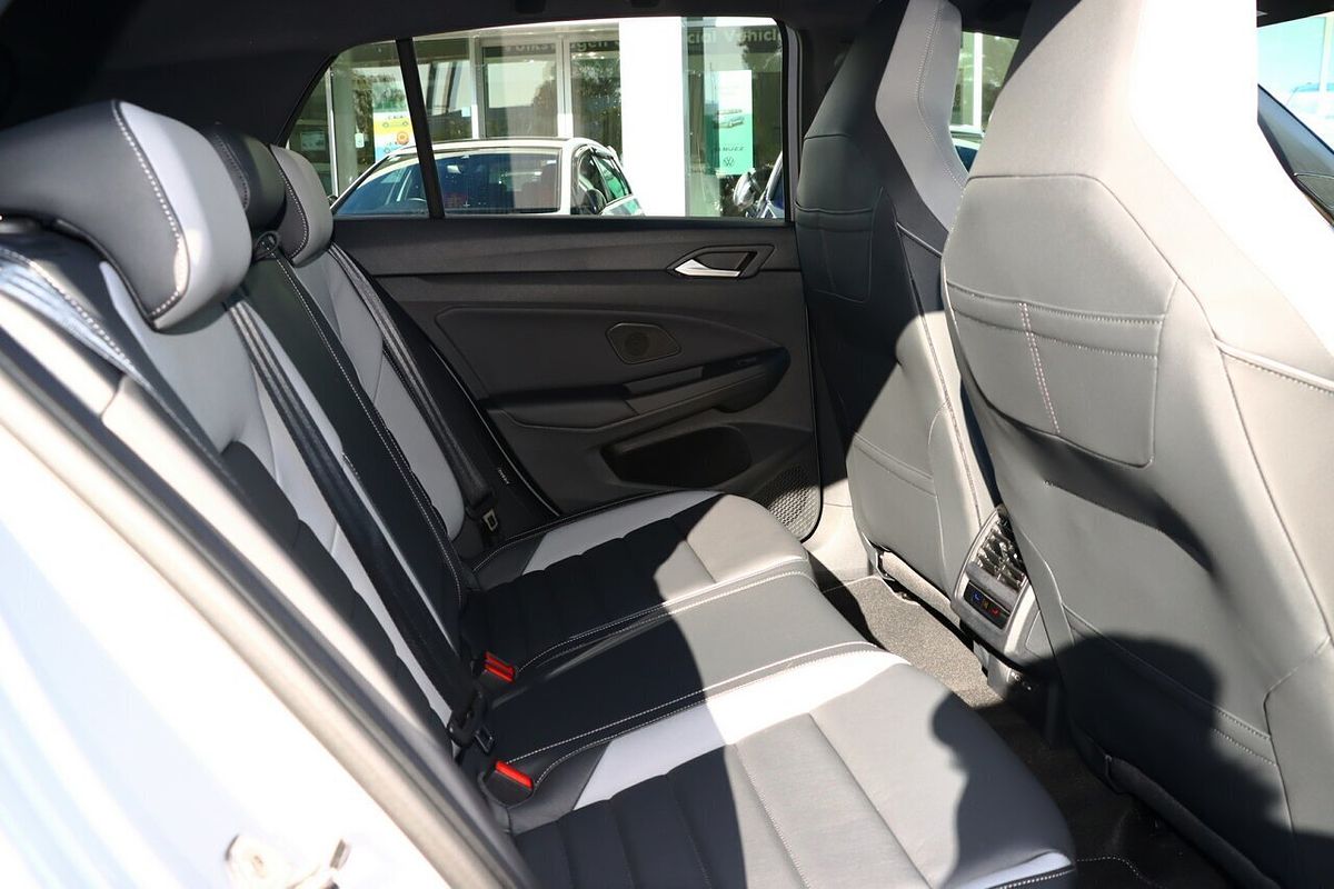 2025 Volkswagen Golf 110TSI R-Line 8.5