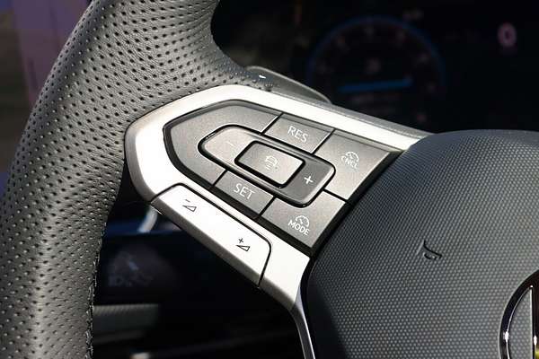 2025 Volkswagen Golf 110TSI R-Line 8.5