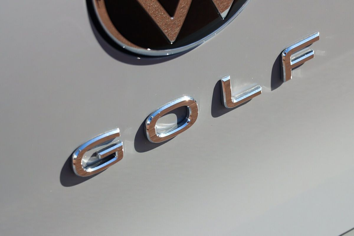 2025 Volkswagen Golf 110TSI R-Line 8.5