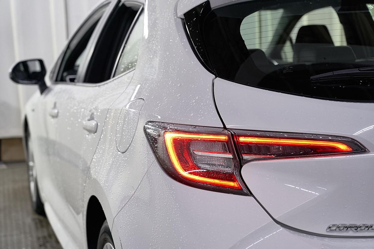 2022 Toyota Corolla Ascent Sport Hybrid ZWE211R