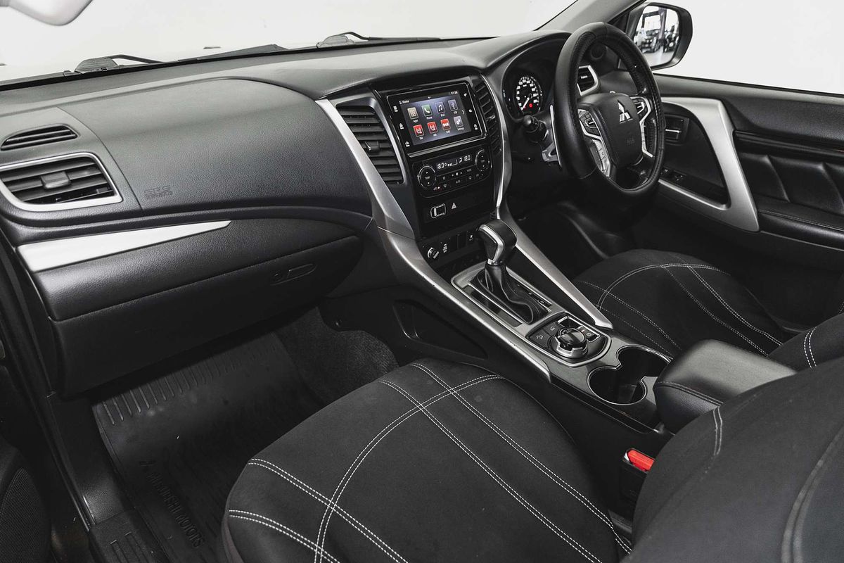 2017 Mitsubishi Pajero Sport GLS QE