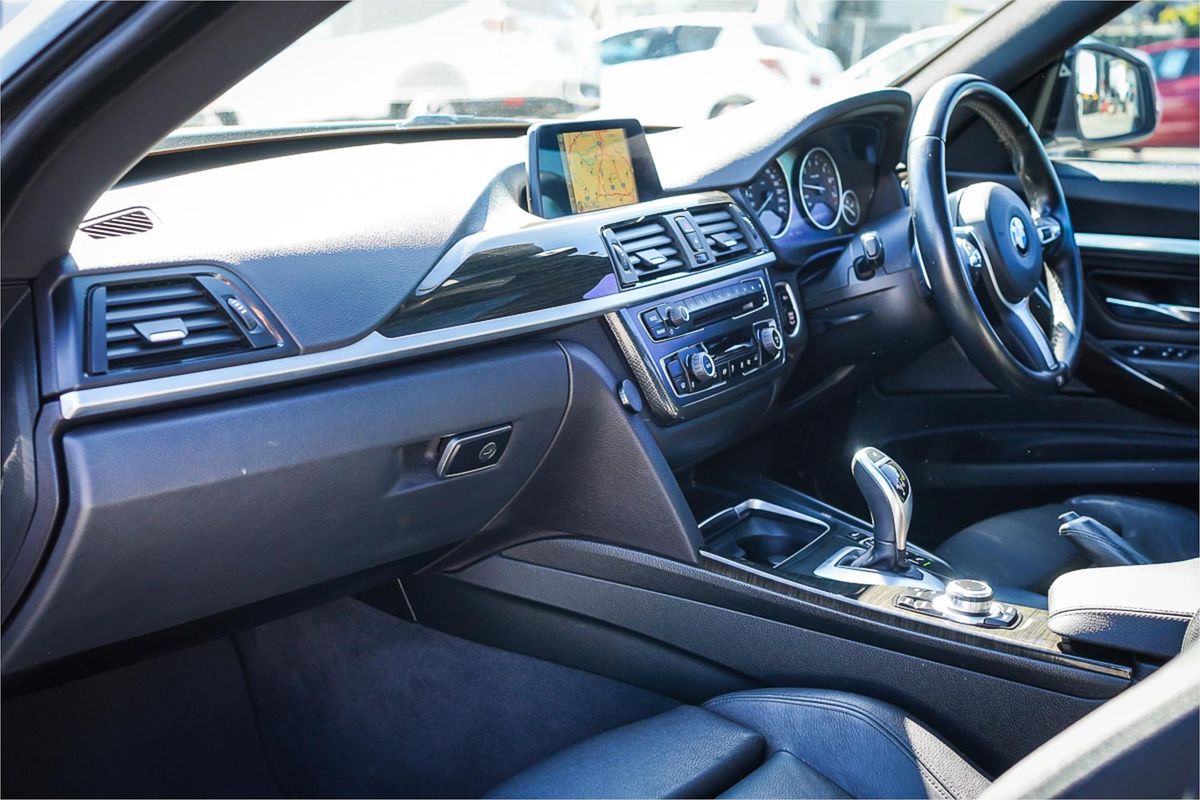 2016 BMW 3 Series 320i Sport Line F34
