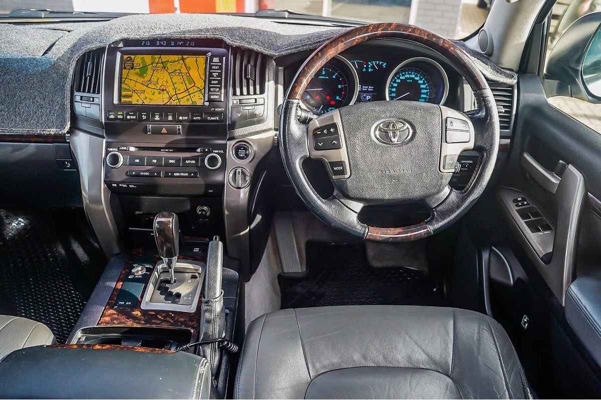 2012 Toyota Landcruiser Sahara VDJ200R