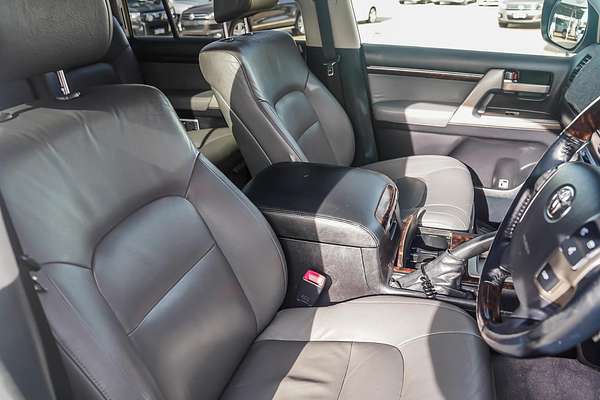 2012 Toyota Landcruiser Sahara VDJ200R