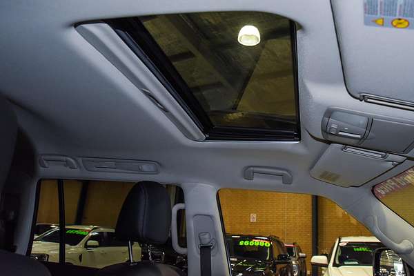 2024 Nissan Patrol Ti-L Y62