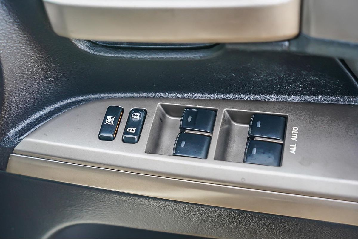 2012 Toyota Landcruiser Sahara VDJ200R