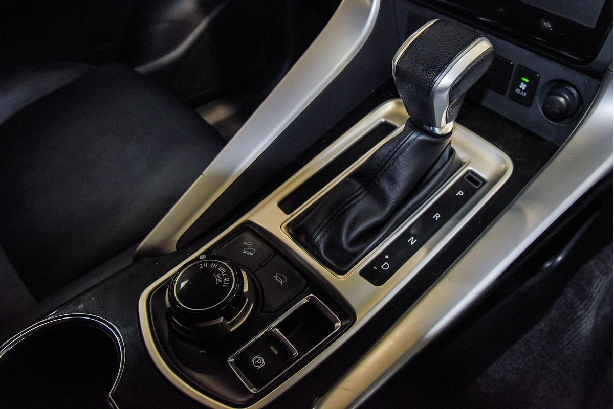 2017 Mitsubishi Pajero Sport GLS QE