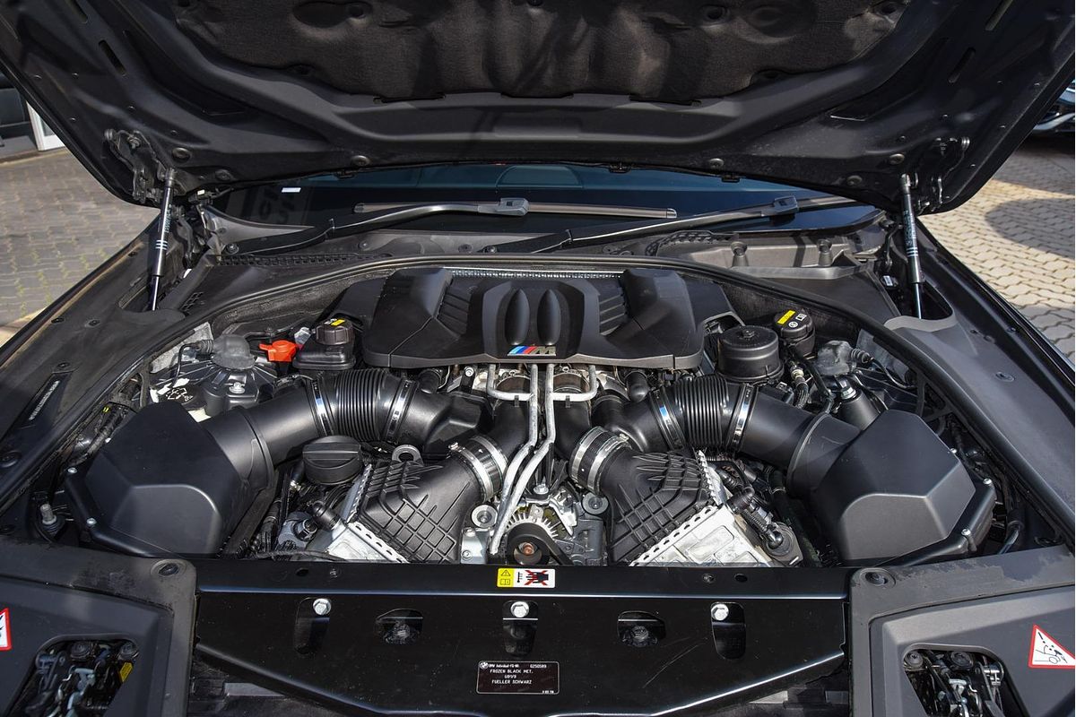 2015 BMW M5 F10 LCI