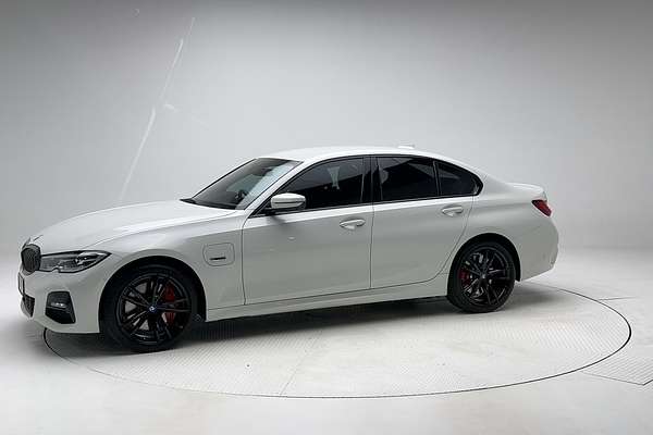 2022 BMW 3 Series 330e M Sport G20