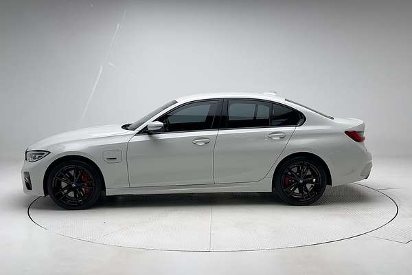 2022 BMW 3 Series 330e M Sport G20