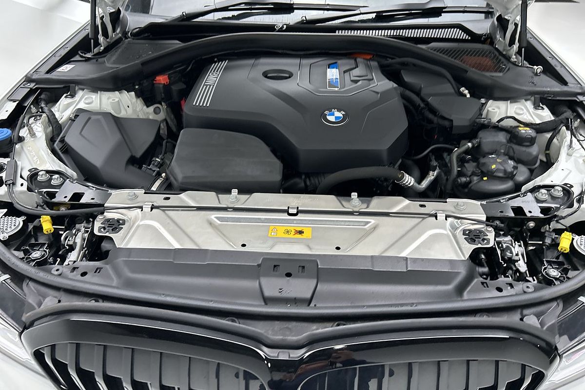 2022 BMW 3 Series 330e M Sport G20