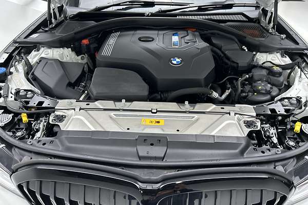 2022 BMW 3 Series 330e M Sport G20