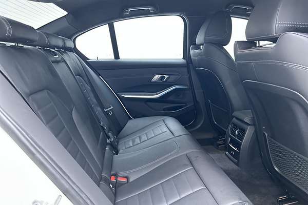 2022 BMW 3 Series 330e M Sport G20