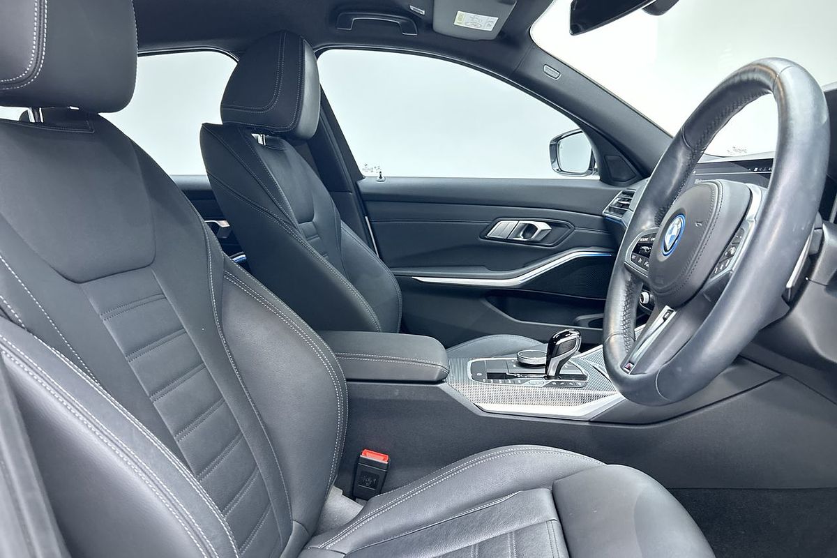 2022 BMW 3 Series 330e M Sport G20