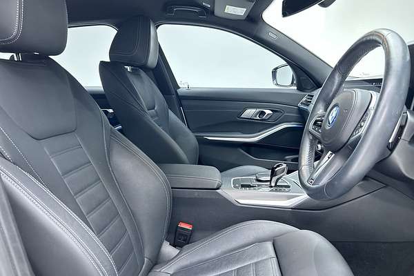 2022 BMW 3 Series 330e M Sport G20