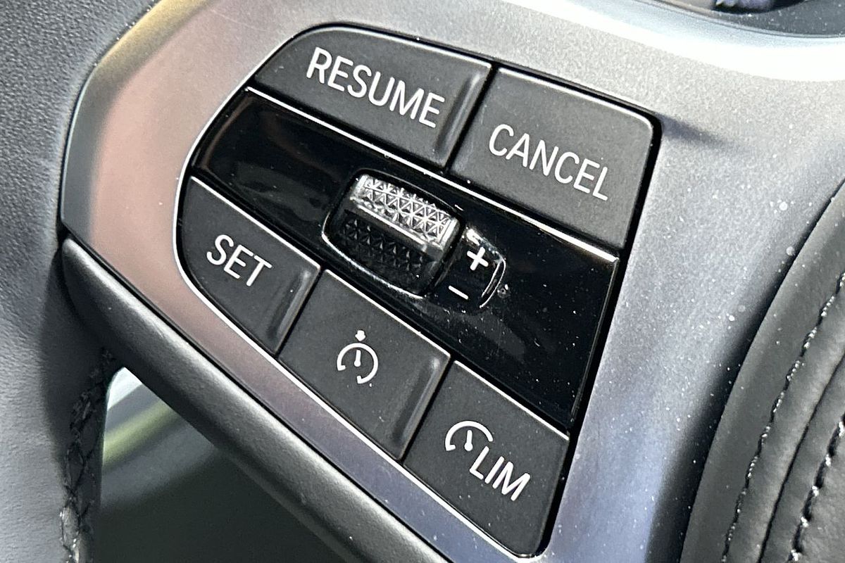 2022 BMW 3 Series 330e M Sport G20