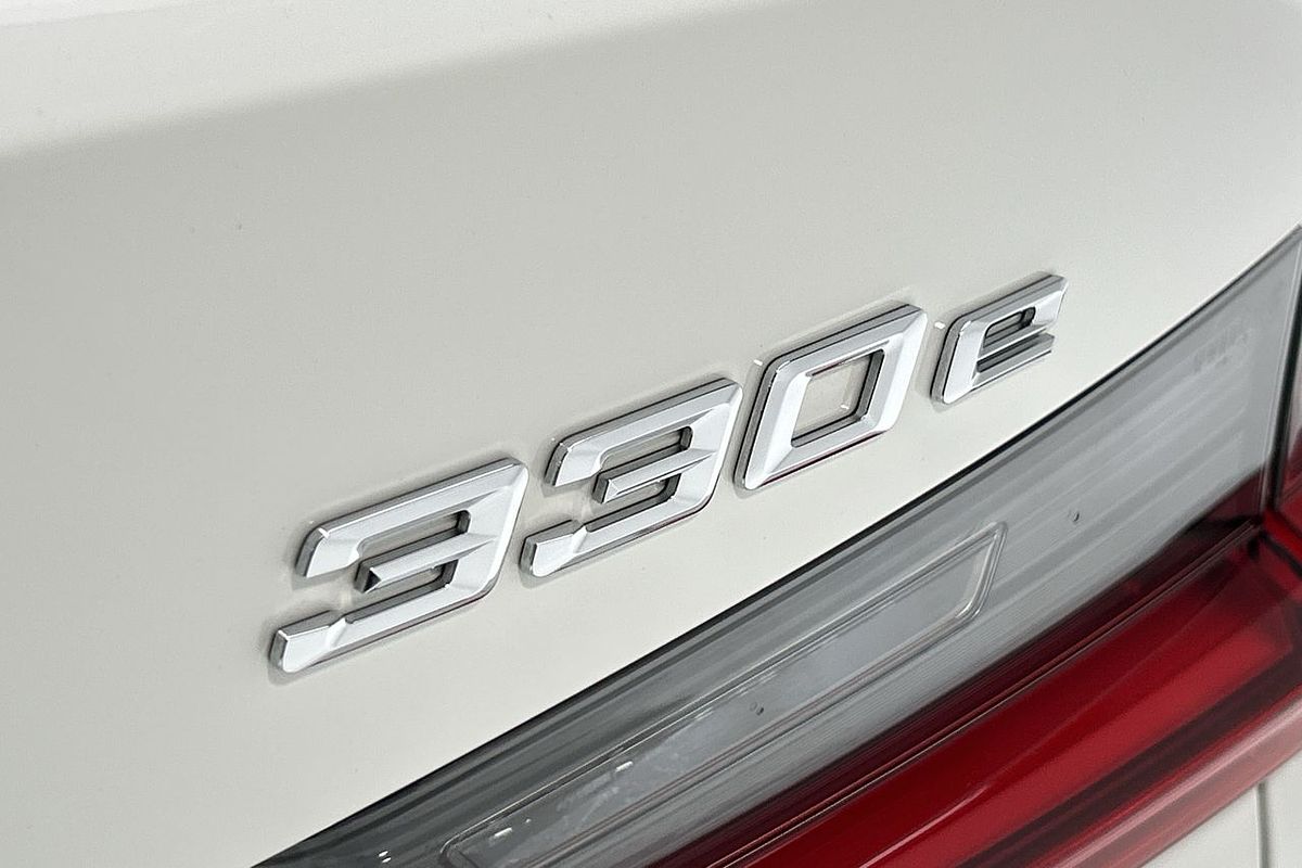 2022 BMW 3 Series 330e M Sport G20