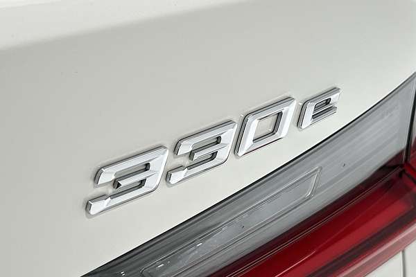 2022 BMW 3 Series 330e M Sport G20