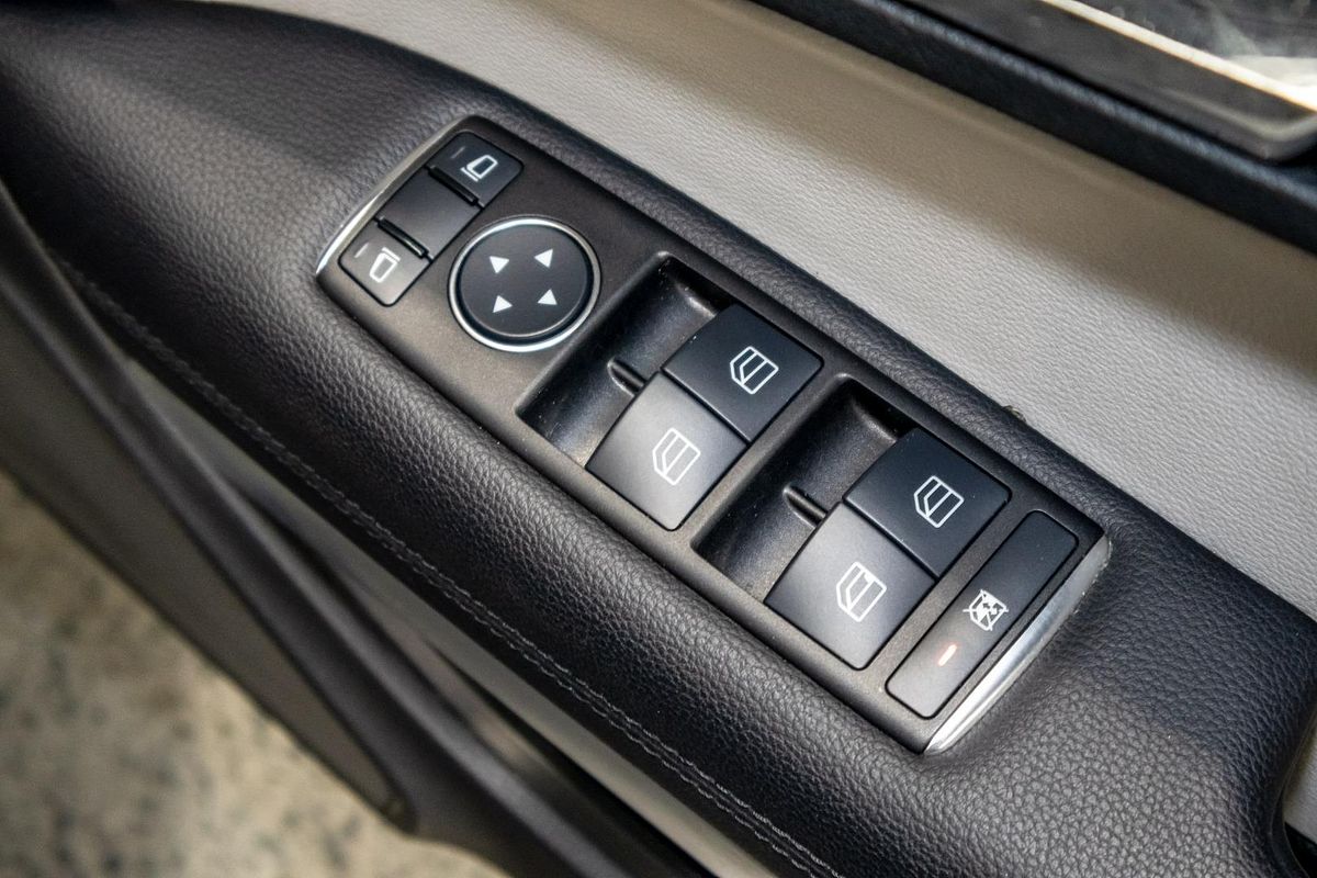 2011 Mercedes-Benz E-Class E250 CGI Avantgarde A207
