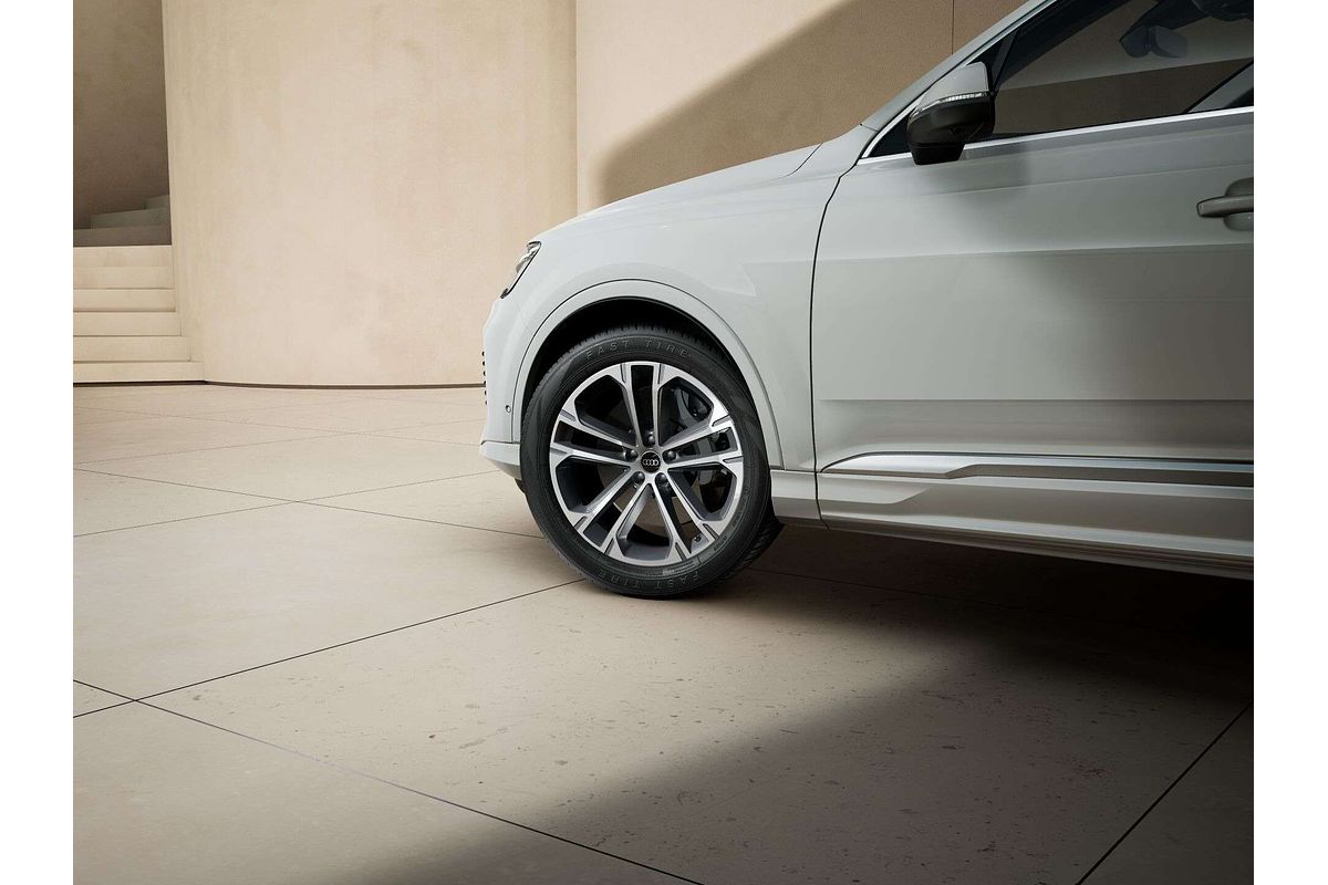 2025 Audi Q7 45 TFSI 4M