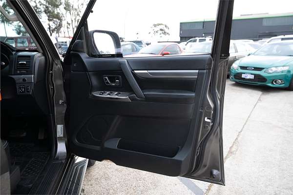2016 Mitsubishi Pajero GLS NX