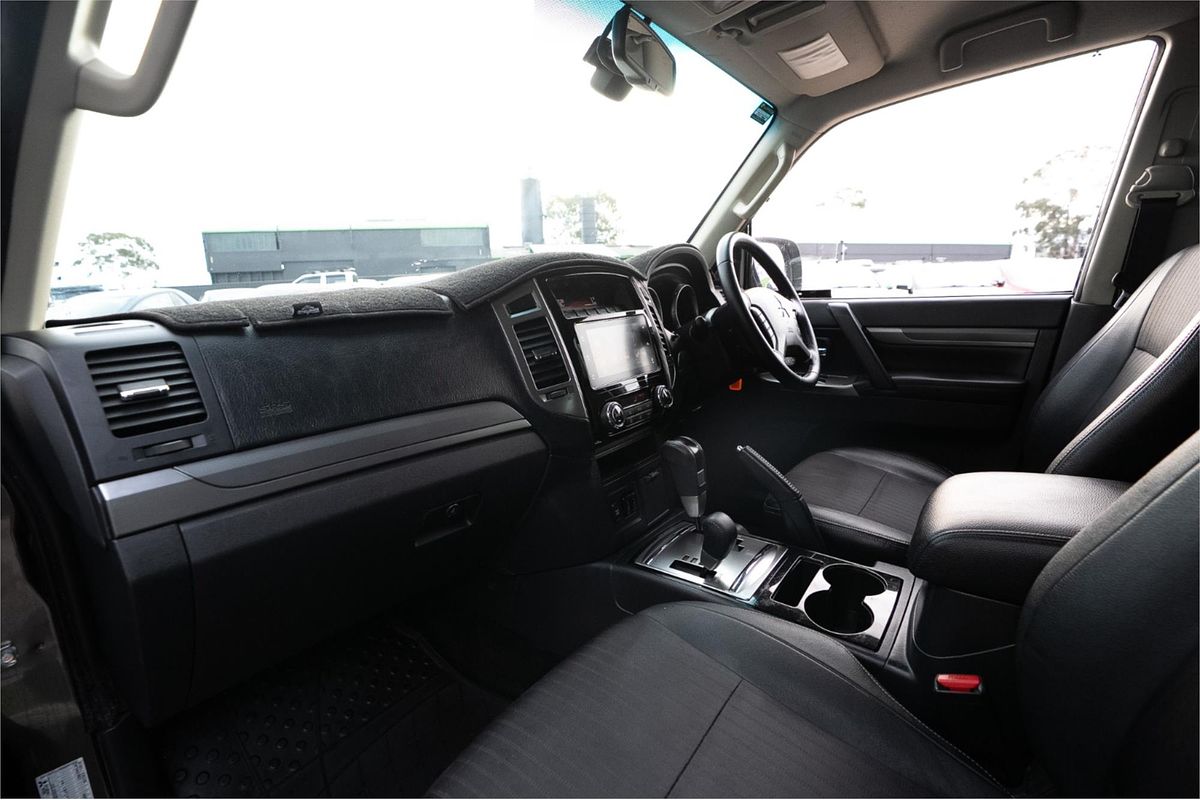2016 Mitsubishi Pajero GLS NX