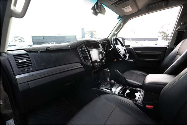 2016 Mitsubishi Pajero GLS NX