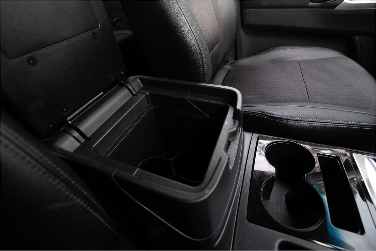 2016 Mitsubishi Pajero GLS NX