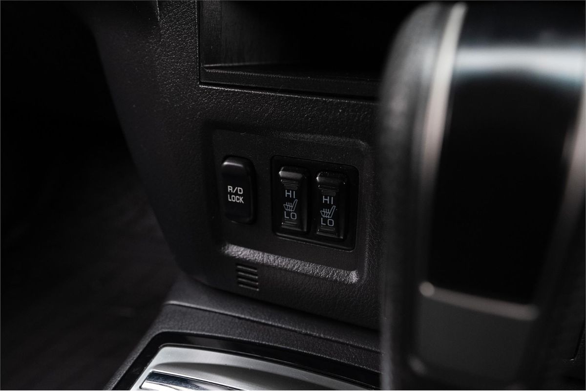 2016 Mitsubishi Pajero GLS NX