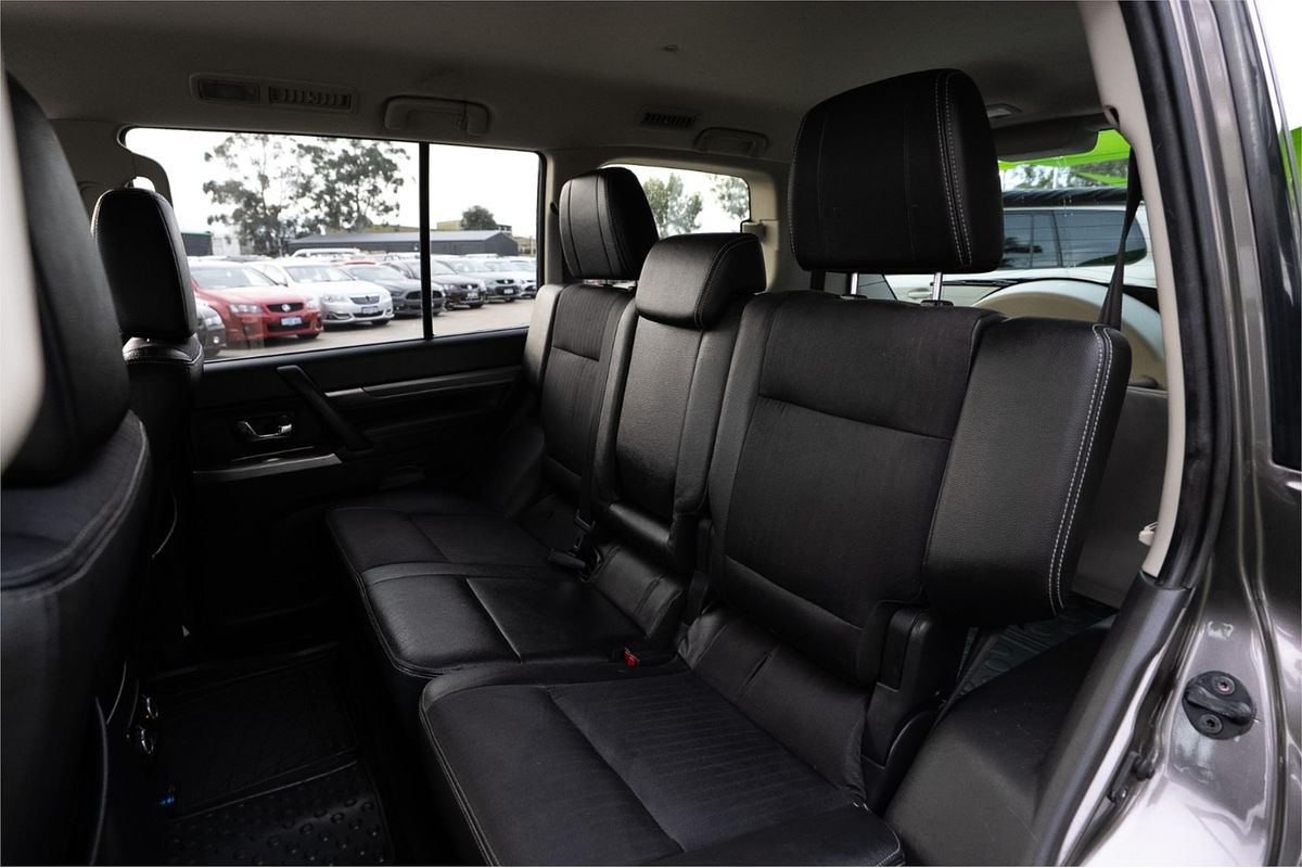 2016 Mitsubishi Pajero GLS NX