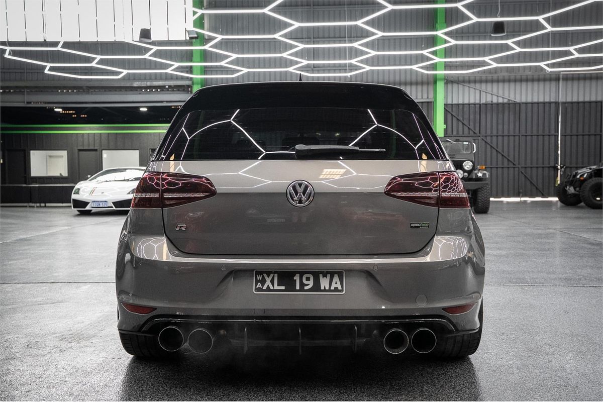 2015 Volkswagen Golf R 7