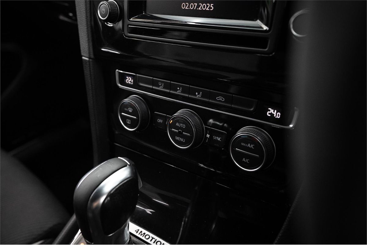 2015 Volkswagen Golf R 7