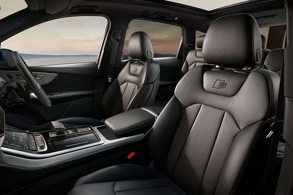 2025 Audi Q7 50 TDI S line 4M