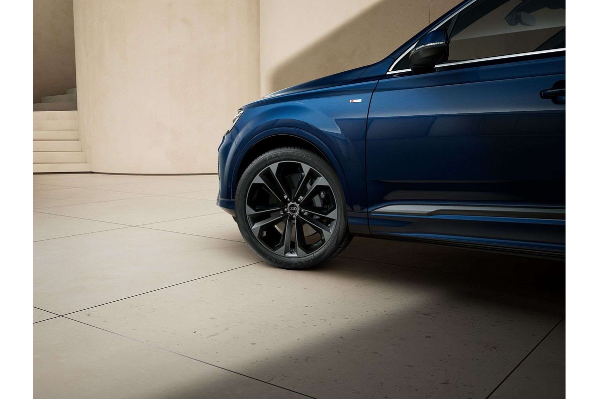2025 Audi Q7 50 TDI S line 4M