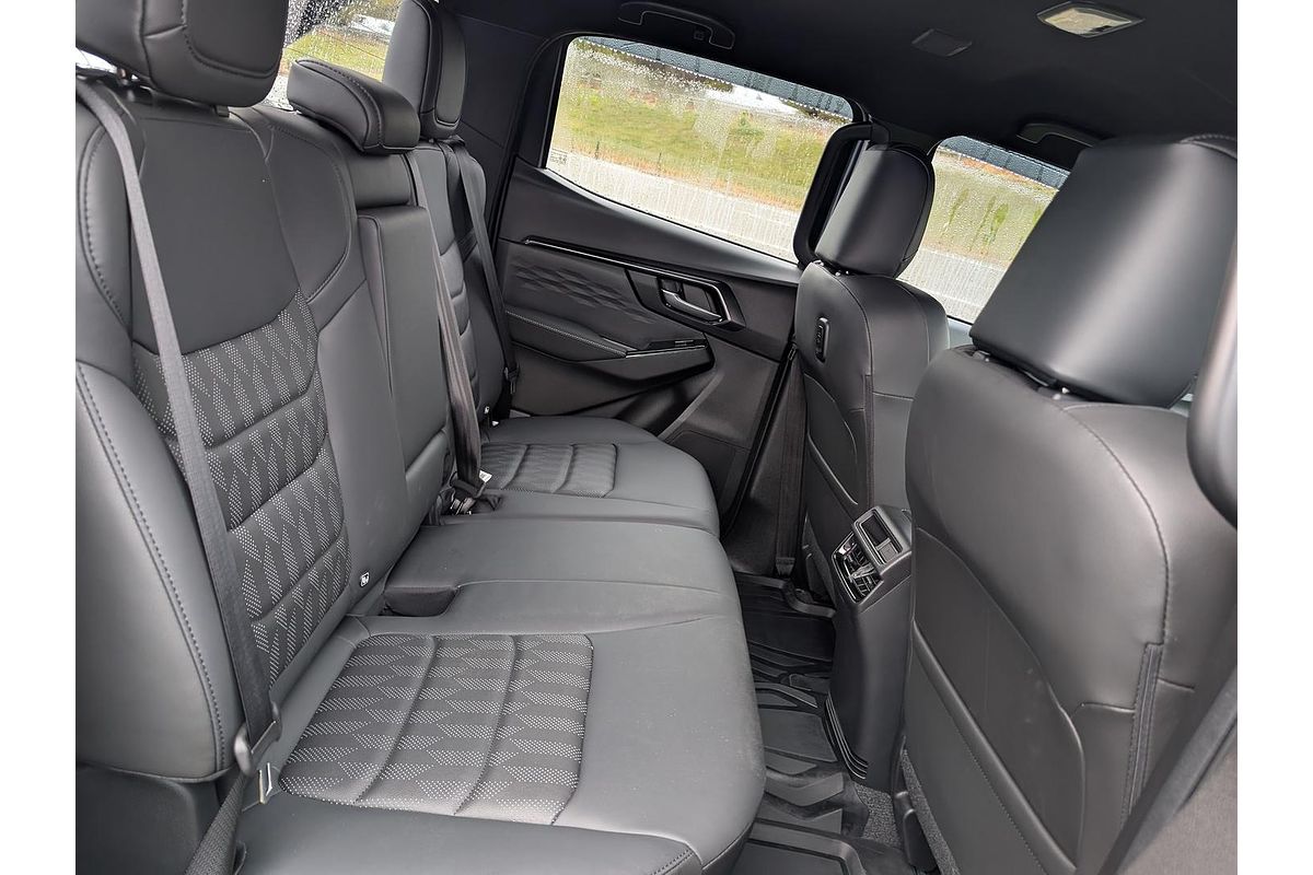 2025 Isuzu D-MAX BLADE 4X4