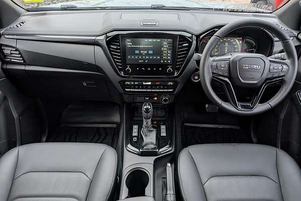 2025 Isuzu D-MAX BLADE 4X4