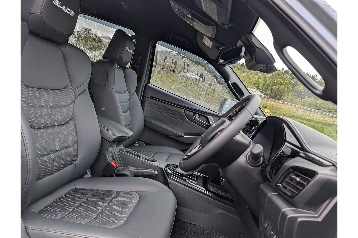 2025 Isuzu D-MAX BLADE 4X4
