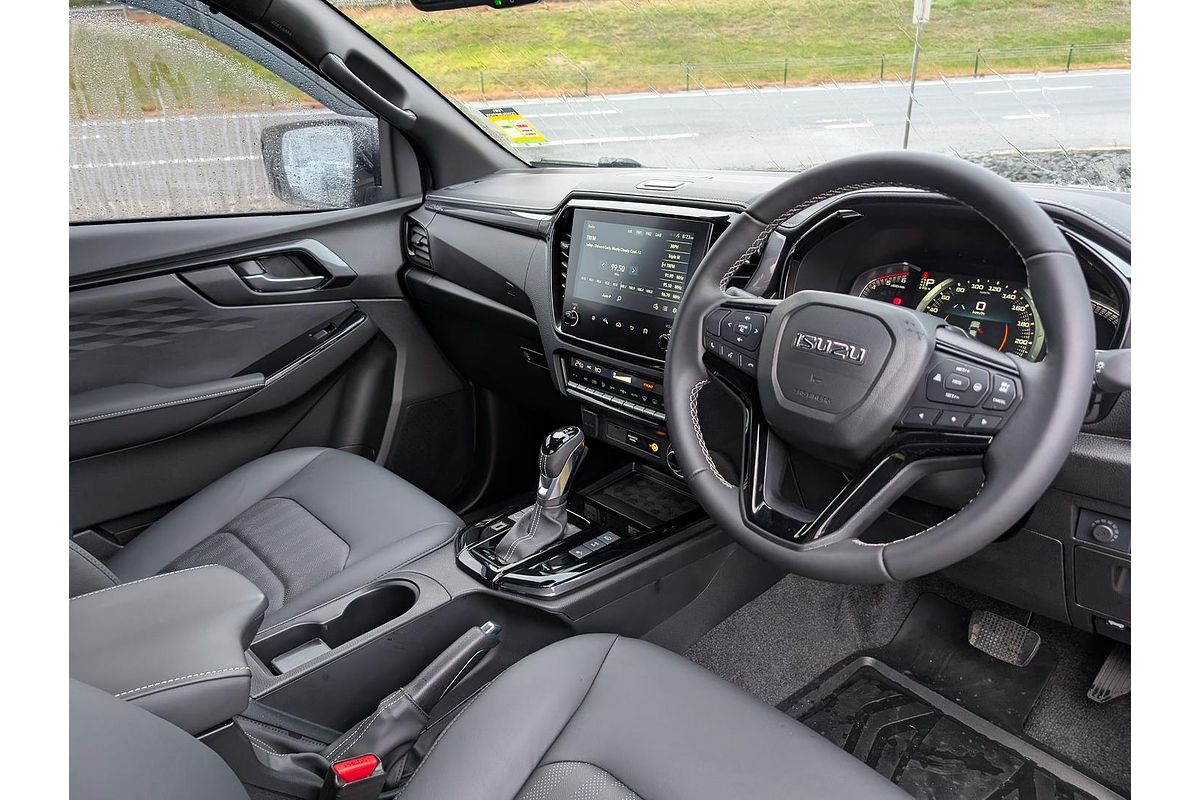 2025 Isuzu D-MAX BLADE 4X4