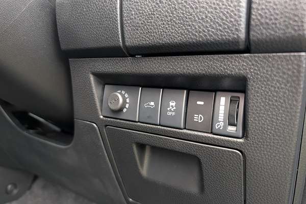 2025 Isuzu D-MAX BLADE 4X4