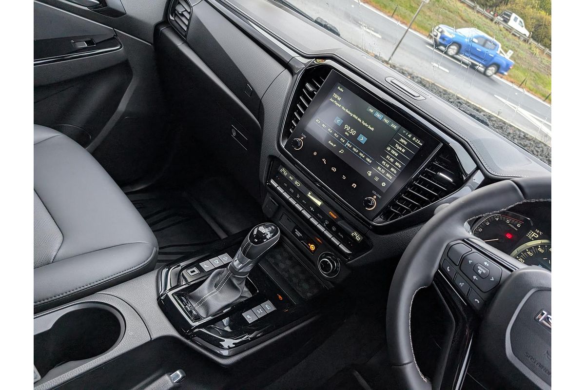 2025 Isuzu D-MAX BLADE 4X4