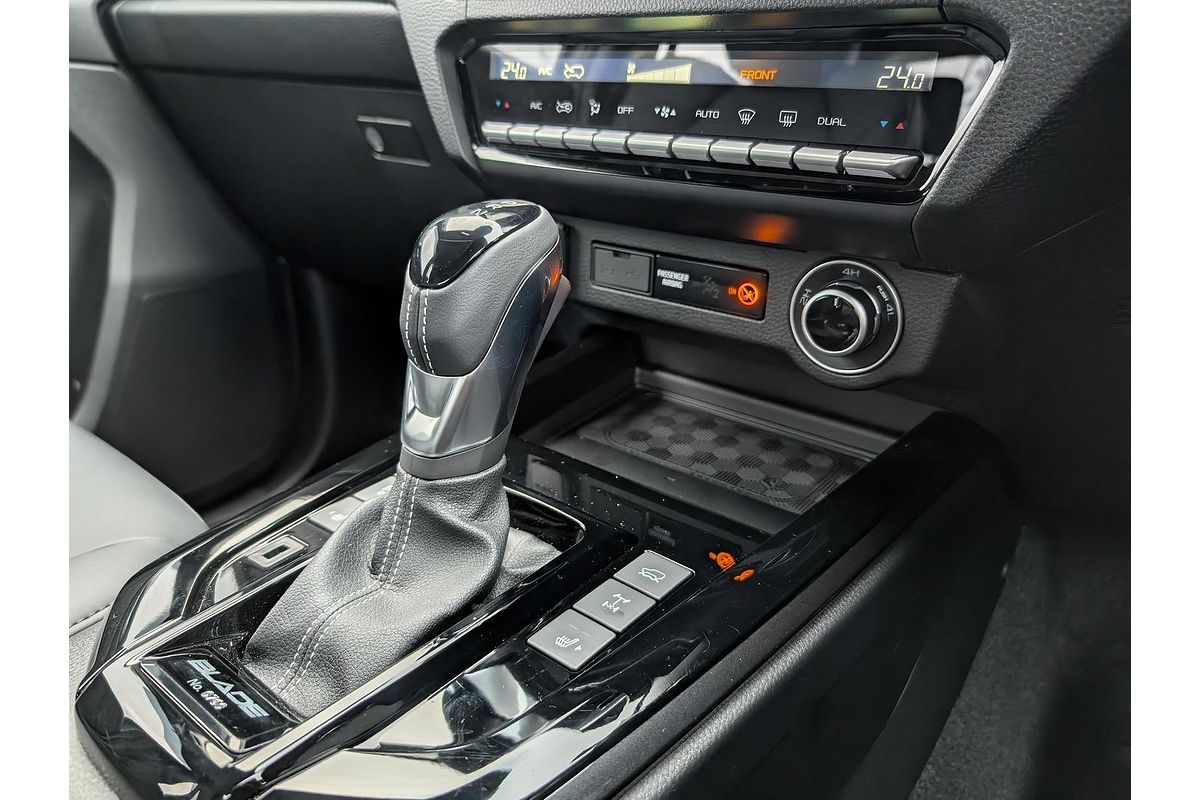 2025 Isuzu D-MAX BLADE 4X4