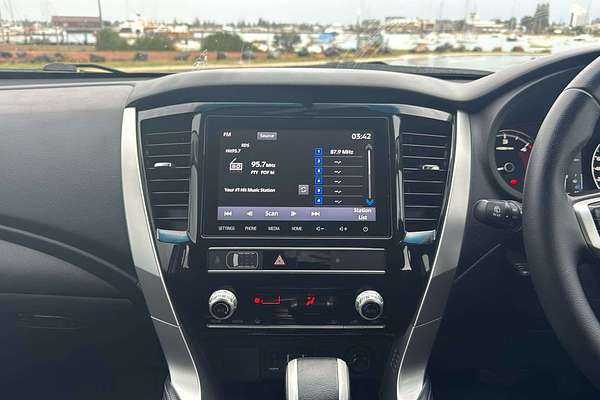 2022 Mitsubishi Pajero Sport GLX QF
