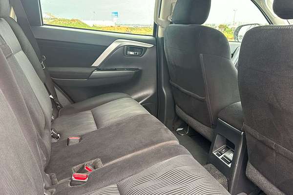 2022 Mitsubishi Pajero Sport GLX QF