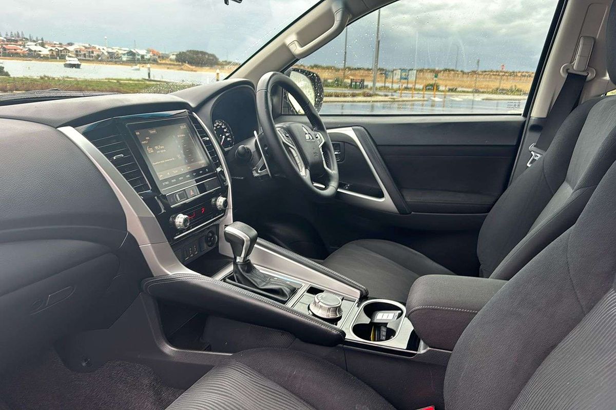 2022 Mitsubishi Pajero Sport GLX QF